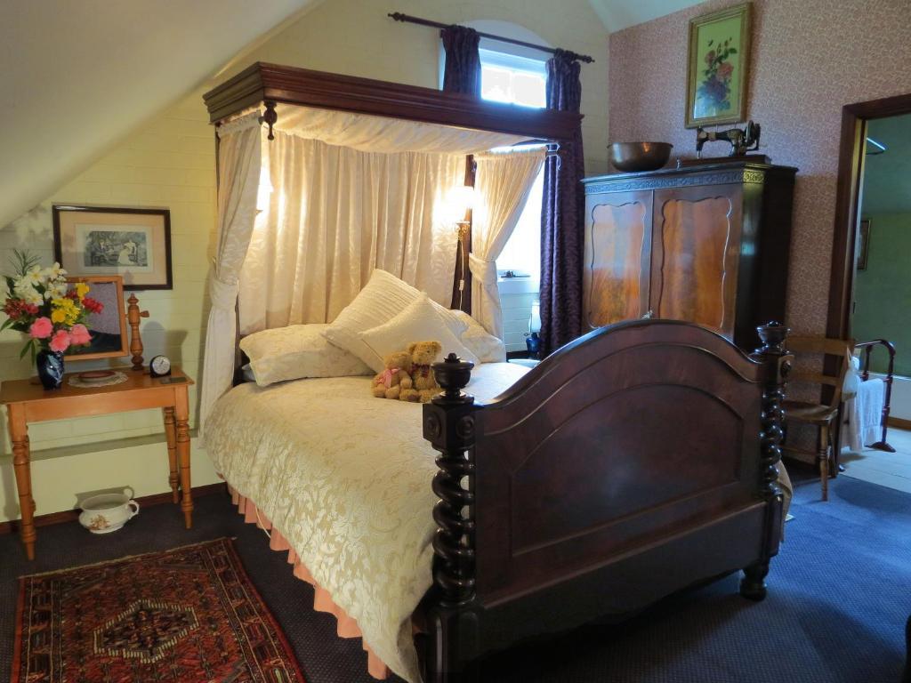 Bowerbank Mill B&B Deloraine Room photo
